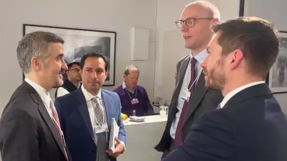 Mauricio Vila se encontró con Bill Gates en el World Economic Forum