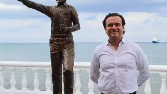 Hasta el momento los diregentes de la coalisión no han confirmado los rumores. Juan Carlos Góngora Aké sería quien ocupe el lugar del Regidor Hasta el momento los diregentes de la coalisión no han confirmado los rumores. Juan Carlos Góngora Aké sería quien ocupe el lugar del Regidor