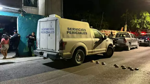 Una vez que los paramédicos confirman, los de Seguridad Ciudadana acordonan el área en espera de los peritos y servicio médico forense