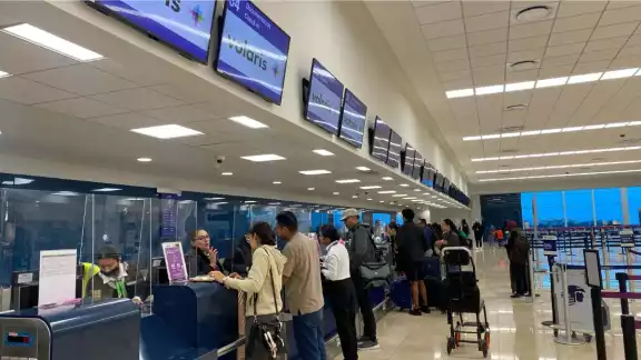 Por la tarde se programaron otros nueve a la metrópoli y los otros a Miami, Querétaro, Guadalajara y Monterrey