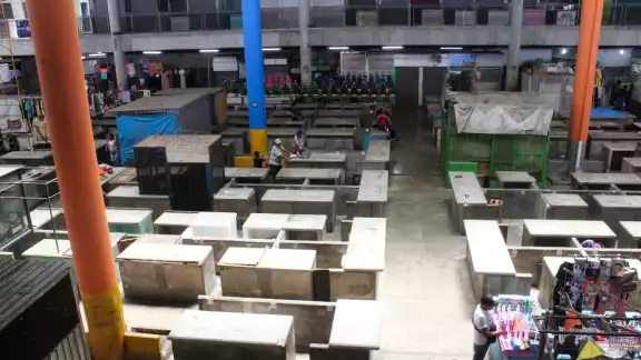 Los locatarios culpan al Ayuntamiento de Mérida por el pésimo aspecto del mercado Los locatarios culpan al Ayuntamiento de Mérida por el pésimo aspecto del mercado