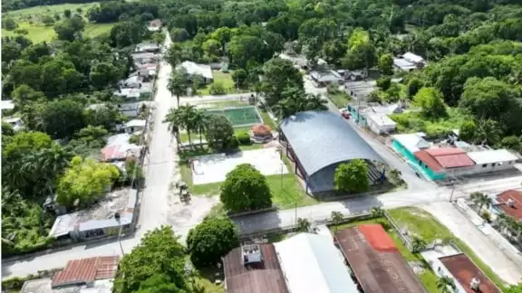 La localidad se ubica a 83 kilómetros de la cabecera municipal de Bacalar La localidad se ubica a 83 kilómetros de la cabecera municipal de Bacalar