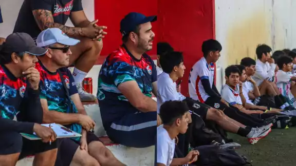 Al menos cien jugadores acudieron al estadio 86 de Cancún para probarse Al menos cien jugadores acudieron al estadio 86 de Cancún para probarse