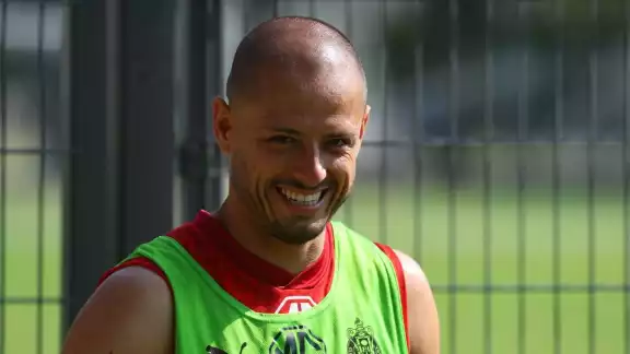 Chicharito, listo para jugar cerrar el torneo contra Atlas en el Clásico Tapatío Chicharito, listo para jugar cerrar el torneo contra Atlas en el Clásico Tapatío