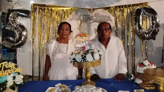 Emeteria Ek y Estanislao Balam refrendaron 50 años de matrimonio en Hocabá