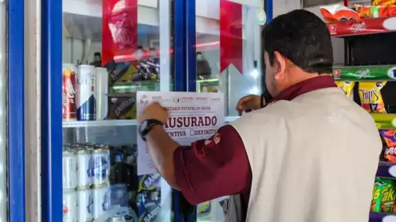 Falta de licencia y de documento legal que avale arrendamiento, además de realizar acciones que no corresponden a su giro, fueron algunas de las faltas Falta de licencia y de documento legal que avale arrendamiento, además de realizar acciones que no corresponden a su giro, fueron algunas de las faltas