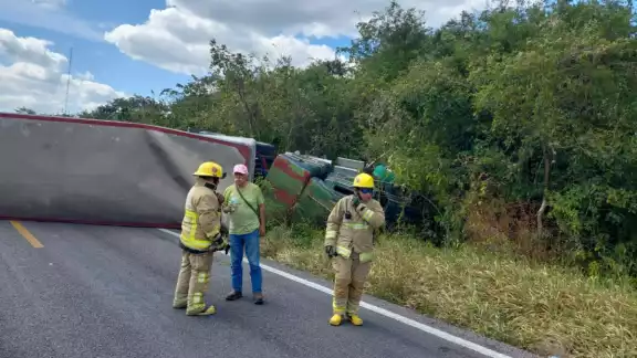 el tramo Ideal a Nuevo Xcan, registra un accidente más, causadas por las condiciones inseguras de la vía de rodamiento el tramo Ideal a Nuevo Xcan, registra un accidente más, causadas por las condiciones inseguras de la vía de rodamiento