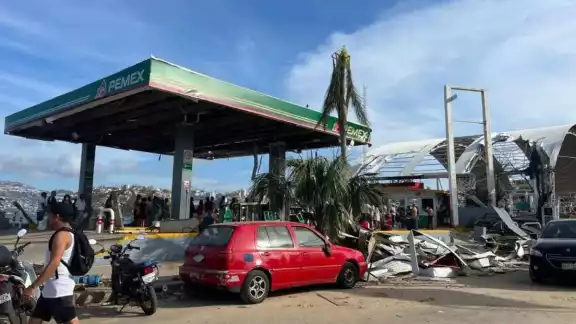 Acapulco poco a poco va resurgiendo Acapulco poco a poco va resurgiendo