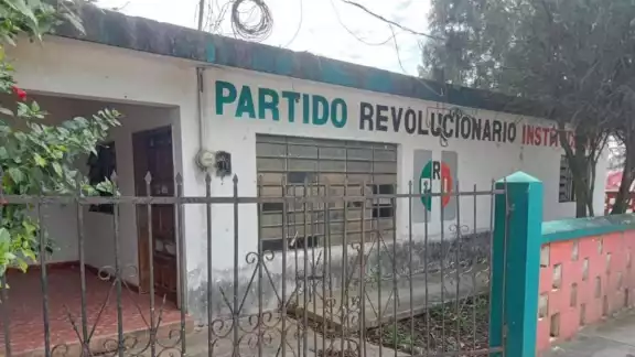 El PRI dejó de tener fuerza y ya fue remplazado por otros.