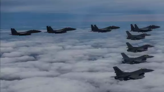 Corea del Norte realiza un ejercicio aéreo en plena tensión con Japón Corea del Norte realiza un ejercicio aéreo en plena tensión con Japón