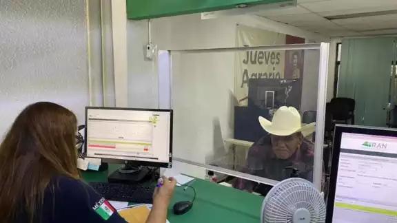 Para que la compra-venta de un terreno tenga validez, deben acudir con la autoridad correspondiente