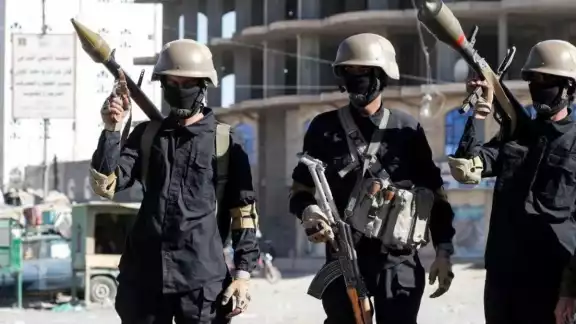 Los ataques a objetivos militares de rebeldes hutíes de Yemen provocaron una alza en los precios del petróleo