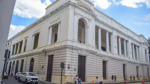 Sobre la fecha de reinauguración, indicó que sería durante el verano que comprende del 20 de junio al 22 de septiembre