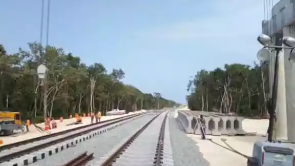 Explicaron que la meta es concluir el puente los rieles antes del 29 de febrero. Explicaron que la meta es concluir el puente los rieles antes del 29 de febrero.