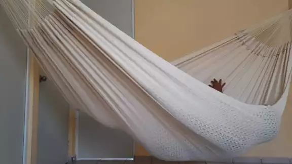 La mujer cayó de su hamaca mientras dormía en Kanasín La mujer cayó de su hamaca mientras dormía en Kanasín