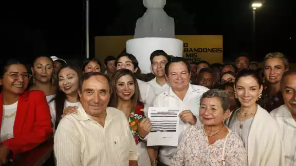 Joaquín Díaz Mena se sumó a la larga lista de políticos que quieren encabezar la Cuarta Transformación en Yucatán