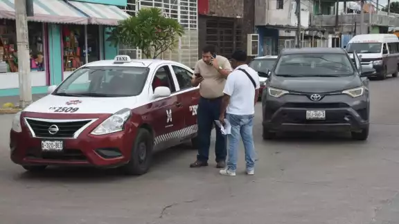 El tráfico en el lugar del accidente se vio afectado por varios minutos El tráfico en el lugar del accidente se vio afectado por varios minutos