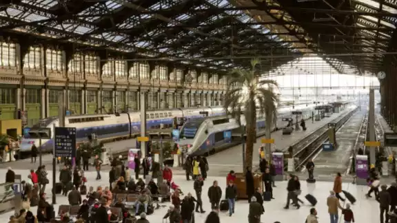 La estación de trenes Gare de Lyón en Francia, debio ser evacuada por amenaza de bomba La estación de trenes Gare de Lyón en Francia, debio ser evacuada por amenaza de bomba