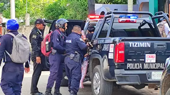 Cuando llegó el tercer sujeto también lo aseguraron y el trío fue trasladado al Cuartel Morelos Cuando llegó el tercer sujeto también lo aseguraron y el trío fue trasladado al Cuartel Morelos