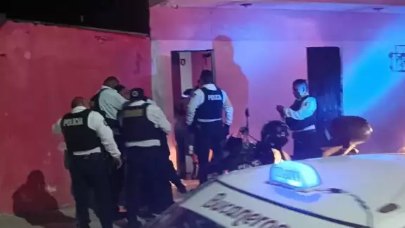 Las compañeras de la víctima dieron aviso a la policía Las compañeras de la víctima dieron aviso a la policía