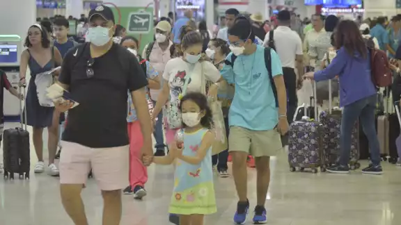 El uso del cubrebocas no es obligatorio en el aeropuerto de Cancún