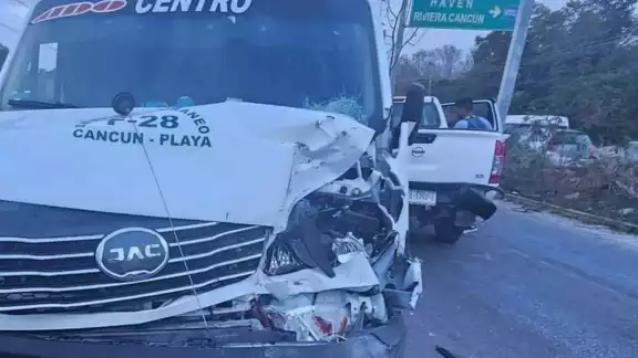 Ocurrió la tarde de ayer, sobre la Carretera Federal 307 bajando del puente Ocurrió la tarde de ayer, sobre la Carretera Federal 307 bajando del puente