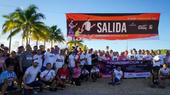 La carrera comenzó en punto de las 8 de la mañana este domingo La carrera comenzó en punto de las 8 de la mañana este domingo