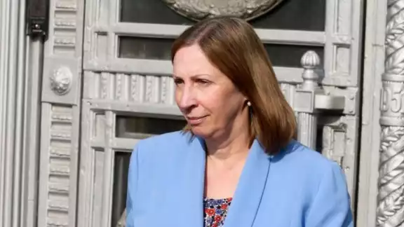 Rusia convocó a la embajadora estadounidense en Moscú, Lynne Tracy, al considerar que hay injerencia de las ONG estadounidenses en sus asuntos internos Rusia convocó a la embajadora estadounidense en Moscú, Lynne Tracy, al considerar que hay injerencia de las ONG estadounidenses en sus asuntos internos