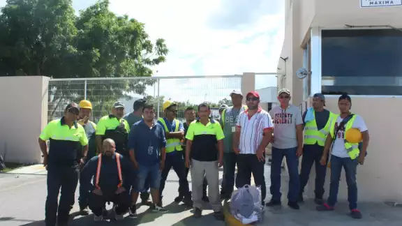 Los empleados exigen un diálogo con los dueños de la empresa Los empleados exigen un diálogo con los dueños de la empresa