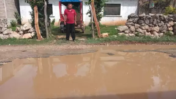 Los afectados señalan que las calles ponen en riesgo su salud y propiedades