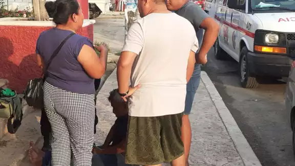 El hombre fue auxiliado por personas que caminaban por la zona El hombre fue auxiliado por personas que caminaban por la zona