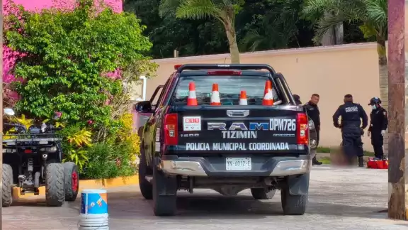 La Policía de Tizimín abordó al hombre para llevarlo a su domicilio La Policía de Tizimín abordó al hombre para llevarlo a su domicilio