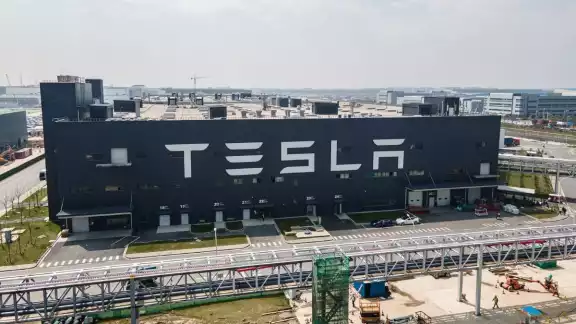 El gobernador de Nuevo León, Samuel García, señaló que la construcción de la planta Tesla en Santa Catarina, comenzará cuando se terminen obras de infraestructura El gobernador de Nuevo León, Samuel García, señaló que la construcción de la planta Tesla en Santa Catarina, comenzará cuando se terminen obras de infraestructura