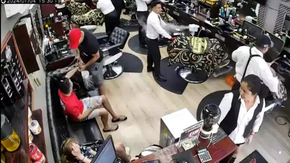 El video está causando indignación entre los internautas. El video está causando indignación entre los internautas.