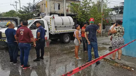 La madre de los tres menores expresó que dejaba encerrado a los pequeños para que ella pueda salir a trabajar La madre de los tres menores expresó que dejaba encerrado a los pequeños para que ella pueda salir a trabajar