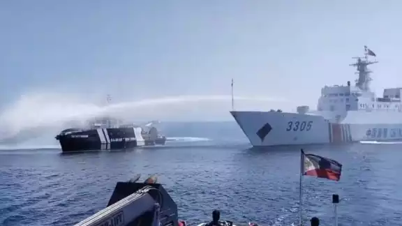 La Guardia Costera China atacó con cañones de agua a embarcaciones filipinas al considerar que ingresaron a aguas de su jurisdicción