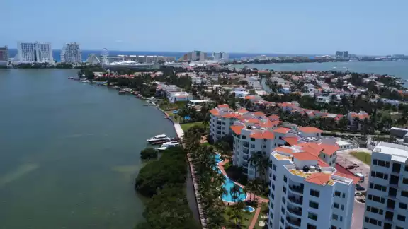 La empresa Hazama Coporation Desarrollo de Turismo ha puesto en marcha la edificación de mil 400 viviendas y 850 cuartos de hotel.
