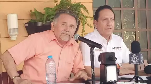 Explicó que desde su perspectiva, cada actor político tiene aspiraciones y ambiciones, que al no ser cumplidas, terminan por utilizar cualquier método para alcanzarlas, como en este caso.