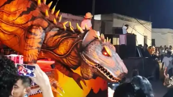 Los dragones fueron parte de los carros alegóricos del Carnaval de Dzilam de Bravo Los dragones fueron parte de los carros alegóricos del Carnaval de Dzilam de Bravo
