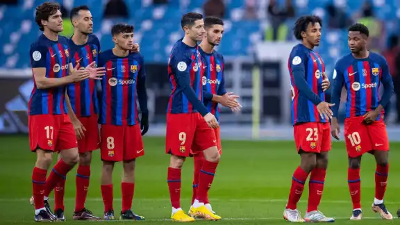 Barcelona logró seguir con vida en la Supercopa de España Barcelona logró seguir con vida en la Supercopa de España