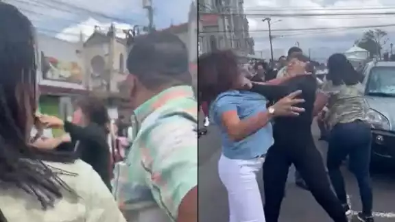 Mujer noquea a otra de un golpe en una pelea en Costa Rica Mujer noquea a otra de un golpe en una pelea en Costa Rica