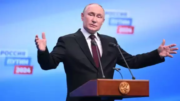 Vladimir Putin gana las elecciones presidenciales en Rusia con un amplio margen de votos Vladimir Putin gana las elecciones presidenciales en Rusia con un amplio margen de votos