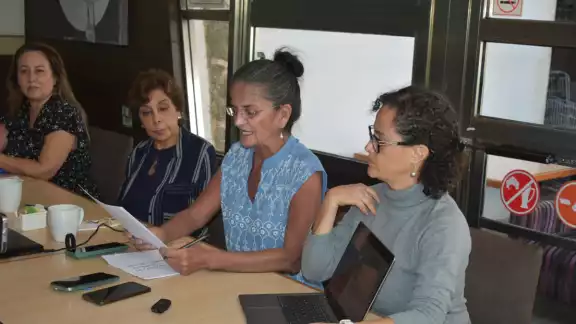 Los afectados acusan que se han expedido licencias de construcción incompatibles con el uso de suelo habitacional; buscan ser recibidos por la Alcaldesa. 
