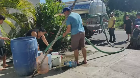 Estas acciones se contraponen al derecho humano al agua potable, enumerado en la Constitución. Estas acciones se contraponen al derecho humano al agua potable, enumerado en la Constitución.
