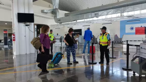 En primer lugar queda el el aeropuerto de Cancún con más de 4 millones de pasajeros En primer lugar queda el el aeropuerto de Cancún con más de 4 millones de pasajeros