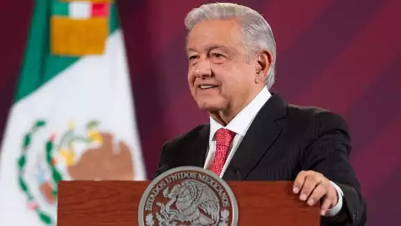 Andrés Manuel López Obrador encabeza este jueves 26 de octubre, la conferencia mañanera desde Palacio Nacional