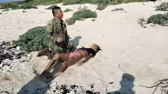 La bañista quedó en shock cuando la llevaron a la orilla