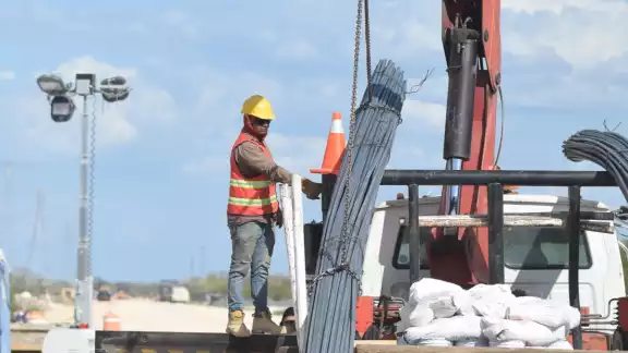 El Tramo 4 ha generado 62 mil empleos y se construyen 23 obras de drenaje transversal El Tramo 4 ha generado 62 mil empleos y se construyen 23 obras de drenaje transversal