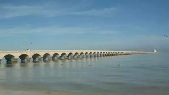 Muelle Fiscal con una longitud de más de 8 mil 18 metros Muelle Fiscal con una longitud de más de 8 mil 18 metros