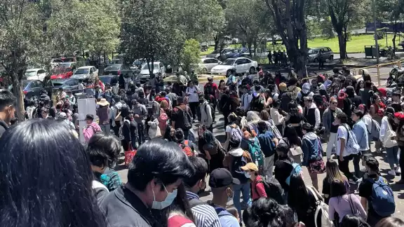 Por amenaza de bomba suspenden clases en la FCPyS de la UNAM Por amenaza de bomba suspenden clases en la FCPyS de la UNAM